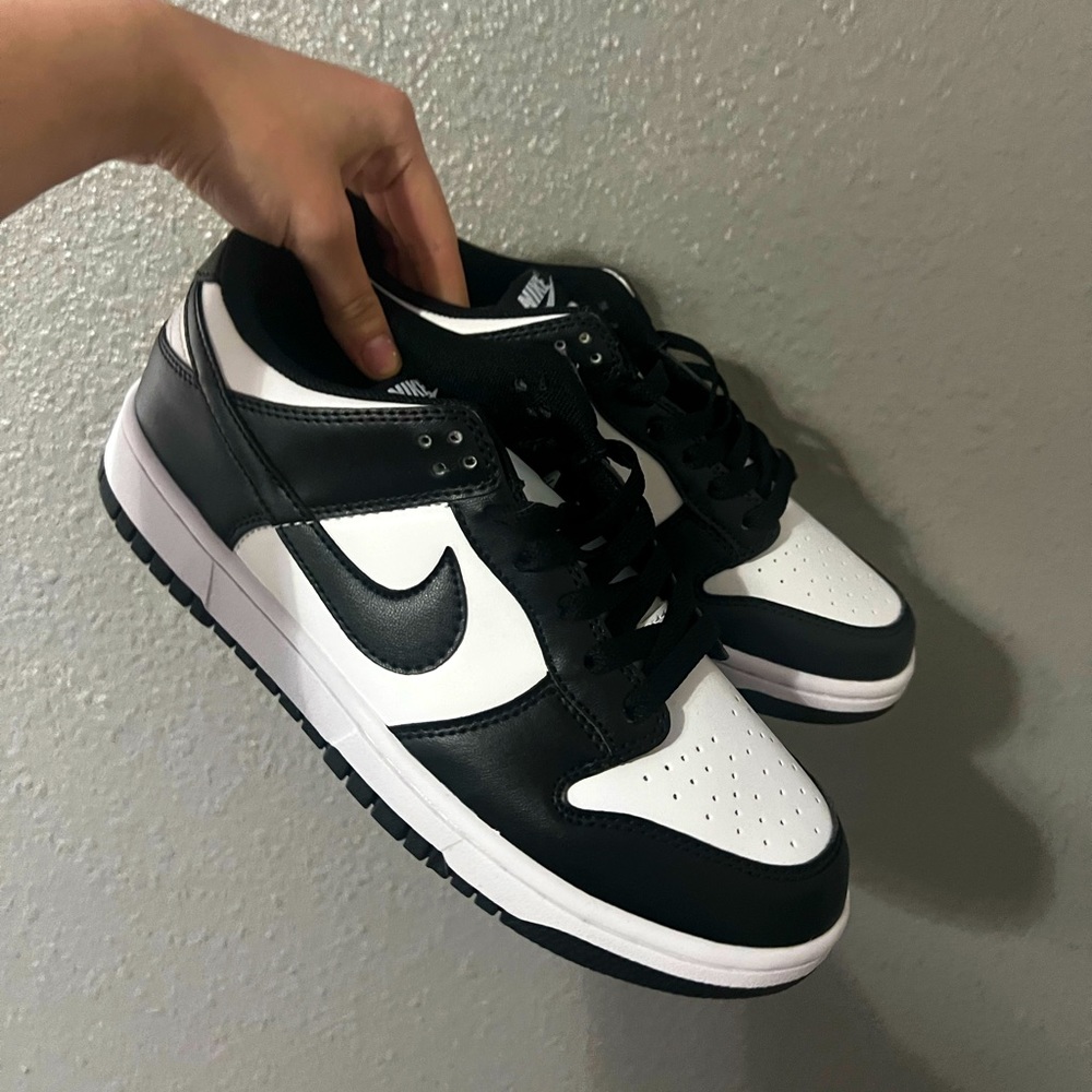 NIKE PANDA DUNKS